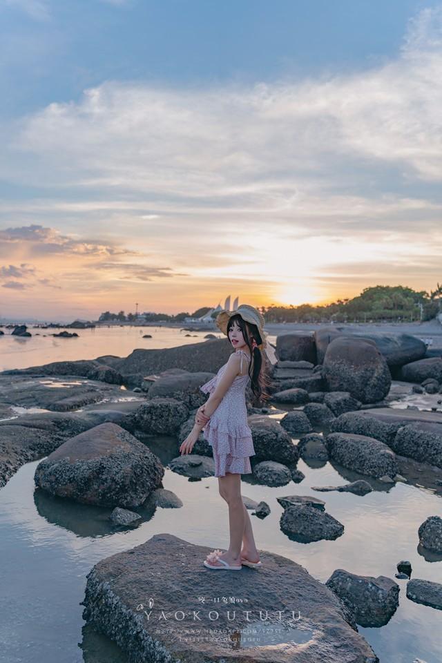 咬一口兔娘(yiko湿润兔) – 十月订阅『邻家小妹』日不落 [62P1V 1.23GB]-3